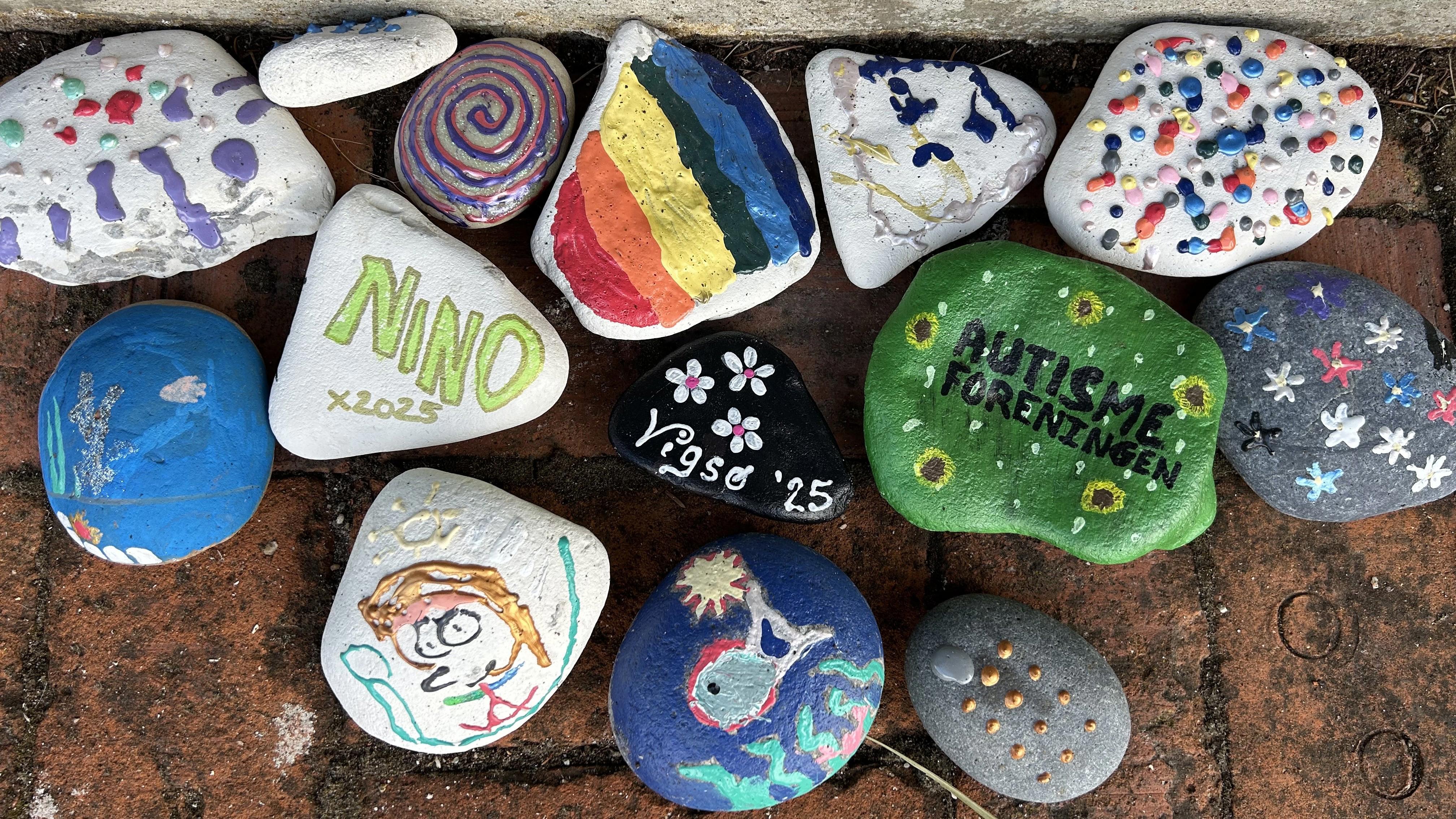 Adskillige malede sten