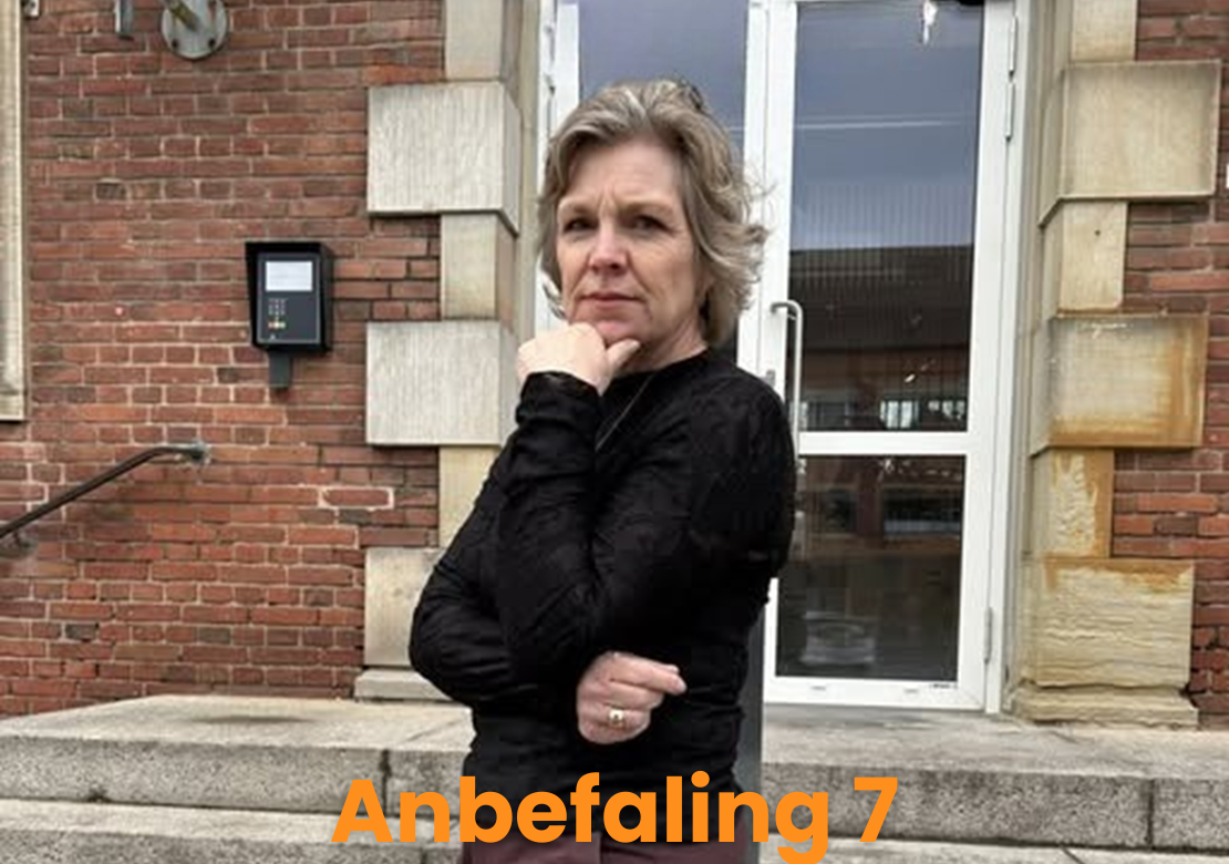 Autismeforeningens formand, Karina Bundgaard. Nedenfor teksten: Anbefaling 7.