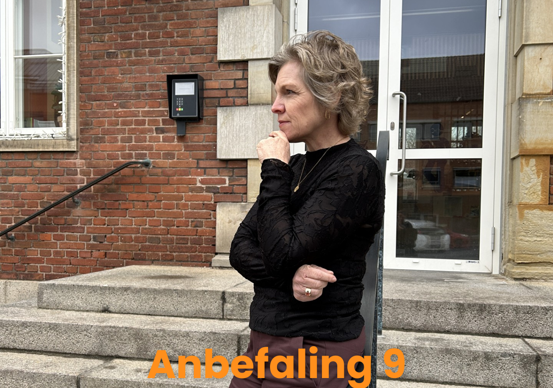 Autismeforeningens formand, Karina Bundgaard. Nedenfor teksten: Anbefaling 9.