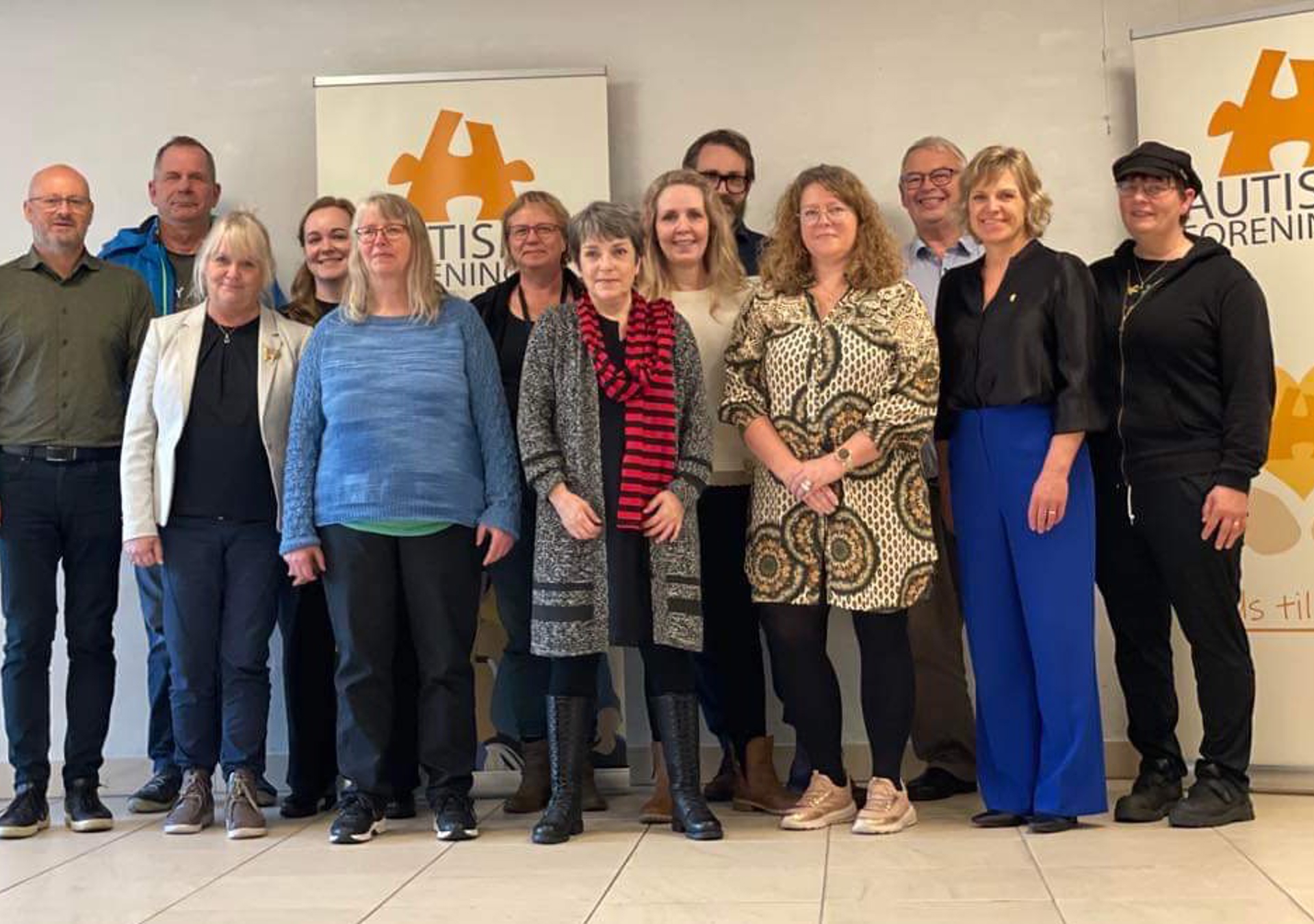 Gruppebilliede af Autismeforeningens hovedbestyrrelse i 2023